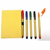 Bloco de anotação reciclado com post it 